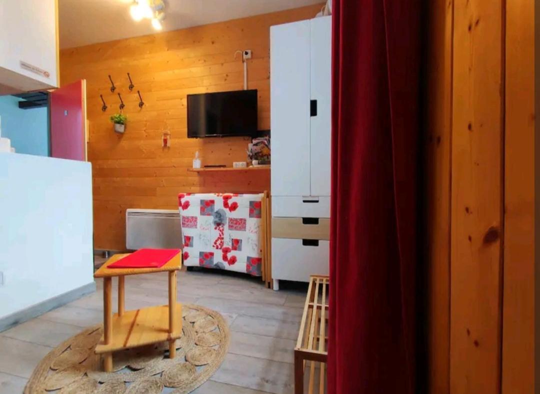 Appartamento Le Petit Nid Rouge Ustou Esterno foto